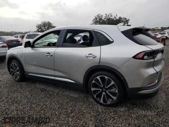 ✅ 2024 VinFast VF 8 Plus • VIN: RLLV1AFA6RH004485 • Lot: 79729844. Wystawiony na Copart z przebiegiem Nie podano. Bezpłatny archiwum sprzedaży aukcyjnych z USA i szczegółowy raport historii pojazdu na DreamBid. Zdjęcie 2.