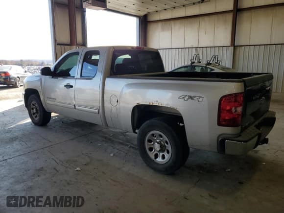 ✅ 2013 Chevrolet Silverado 1500 LS • VIN: 1GCRKREA4DZ305185 • Lot: 78172444. Listed on Copart with Not provided. Free auction sales archive from the USA and detailed vehicle history report at DreamBid. Image 2.
