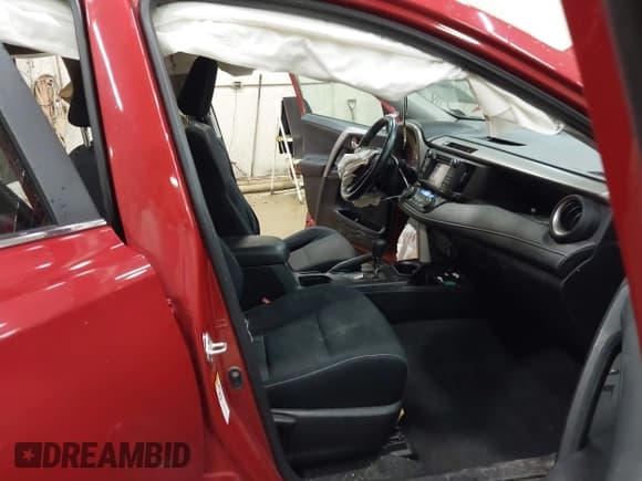 ✅ 2016 Toyota RAV4 XLE • VIN: 2T3RFREV7GW464455 • Lot: 43803958. Listed on IAAI with 85,964 mi. Free auction sales archive from the USA and detailed vehicle history report at DreamBid. Image 5.