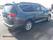 ✅ 2017 Chrysler Pacifica Touring L • VIN: 2C4RC1BG3HR708789 • Lot: 43592303. Wystawiony na IAAI z przebiegiem 78 581 mil. Bezpłatny archiwum sprzedaży aukcyjnych z USA i szczegółowy raport historii pojazdu na DreamBid. Zdjęcie 4.