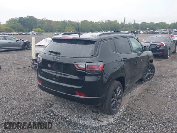✅ 2024 Jeep Compass Limited • VIN: 3C4NJDCN1RT116423 • Lot: 43223073. Wystawiony na IAAI z przebiegiem 14 126 mil. Bezpłatny archiwum sprzedaży aukcyjnych z USA i szczegółowy raport historii pojazdu na DreamBid. Zdjęcie 4.