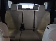 ✅ 2023 Chevrolet Traverse LS • VIN: 1GNERFKW7PJ231053 • Lot: 68473214. Wystawiony na Copart z przebiegiem 37 012 mil. Bezpłatny archiwum sprzedaży aukcyjnych z USA i szczegółowy raport historii pojazdu na DreamBid. Zdjęcie 10.