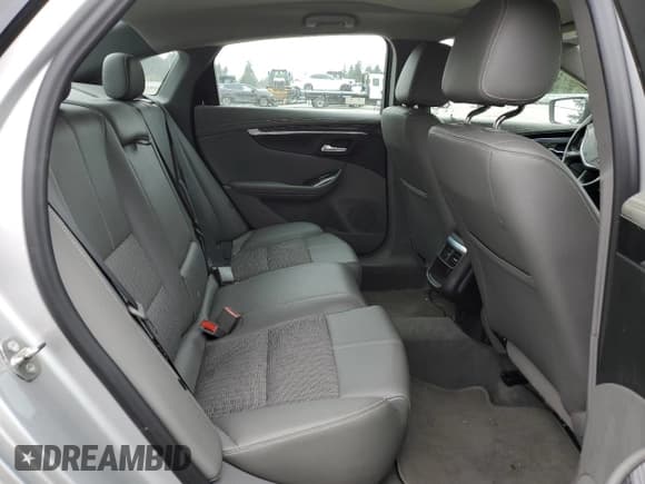 ✅ 2017 Chevrolet Impala LT • VIN: 2G1105SA8H9151797 • Лот: 70345054. Опубликован ранее на Copart с пробегом 83 511 миль. Бесплатный доступ к архиву аукционных продаж из США и подробный отчёт об истории автомобиля на DreamBid. Изображение 10.