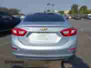 2017 Chevrolet Cruze LS z VIN 3G1BC5SM2HS556000, wystawiony jako IAAI lot #42886010 z przebiegiem Nie podano mil oraz . Historia ofert i sprzedaży dostępna na DreamBid. Obrazek 15.