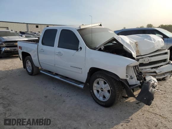 ✅ 2011 Chevrolet Silverado 1500 LT • VIN: 3GCPKSE38BG245215 • Lot: 70367664. Listed on Copart with 136,087 mi. Free auction sales archive from the USA and detailed vehicle history report at DreamBid. Image 4.