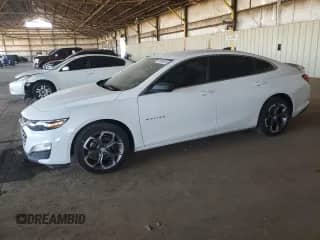 2019 Chevrolet Malibu RS z VIN 1G1ZG5ST3KF208941, wystawiony jako Copart lot #89850635 z przebiegiem 131 230 mil mil oraz Czysty tytuł • Clean title. Historia ofert i sprzedaży dostępna na DreamBid. Obrazek 1.