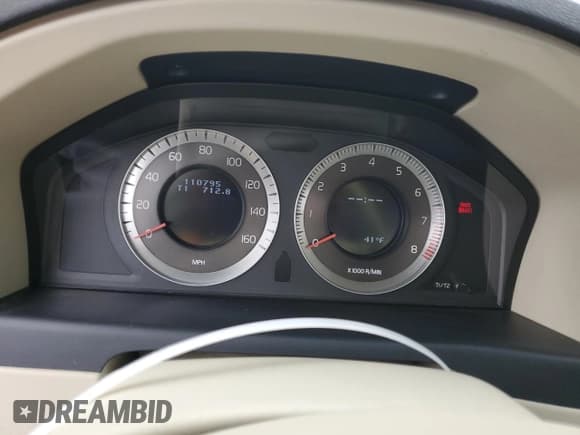 ✅ 2008 Volvo S80 V8 • VIN: YV1AH852581075606 • Lot: 82291484. Listed on Copart with 110,795 mi. Free auction sales archive from the USA and detailed vehicle history report at DreamBid. Image 9.