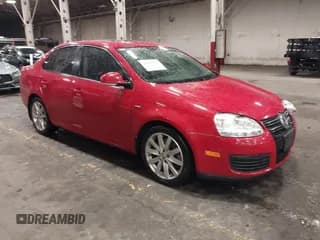 ✅ 2010 Volkswagen Jetta Wolfsburg Edition • VIN: 3VWRA7AJXAM151864 • Лот: 41856572. Опубликован ранее на IAAI с пробегом 137 152 миль. Бесплатный доступ к архиву аукционных продаж из США и подробный отчёт об истории автомобиля на DreamBid. Изображение 1.