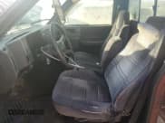 ✅ 1993 Chevrolet S-10 X96 • VIN: 1GCCS14Z3P0149258 • Lot: 81224484. Wystawiony na Copart z przebiegiem 210 504 mil. Bezpłatny archiwum sprzedaży aukcyjnych z USA i szczegółowy raport historii pojazdu na DreamBid. Zdjęcie 7.