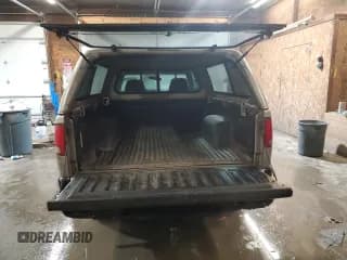 ✅ 1999 Chevrolet S-10 LS • VIN: 1GCDT19X8X8140050 • Лот: 81292764. Опубликован ранее на Copart с пробегом Не указан. Бесплатный доступ к архиву аукционных продаж из США и подробный отчёт об истории автомобиля на DreamBid. Изображение 6.