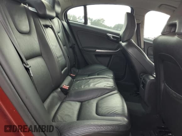 ✅ 2011 Volvo S60 • VIN: YV1902FH7B2014740 • Lot: 81901155. Wystawiony na Copart z przebiegiem 127 597 mil. Bezpłatny archiwum sprzedaży aukcyjnych z USA i szczegółowy raport historii pojazdu na DreamBid. Zdjęcie 10.