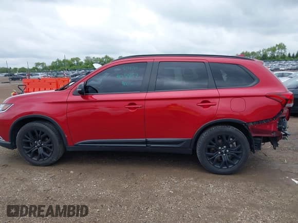 ✅ 2018 Mitsubishi Outlander SE • VIN: JA4AD3A31JZ053722 • Lot: 42373414. Listed on IAAI with 80,046 mi. Free auction sales archive from the USA and detailed vehicle history report at DreamBid. Image 14.