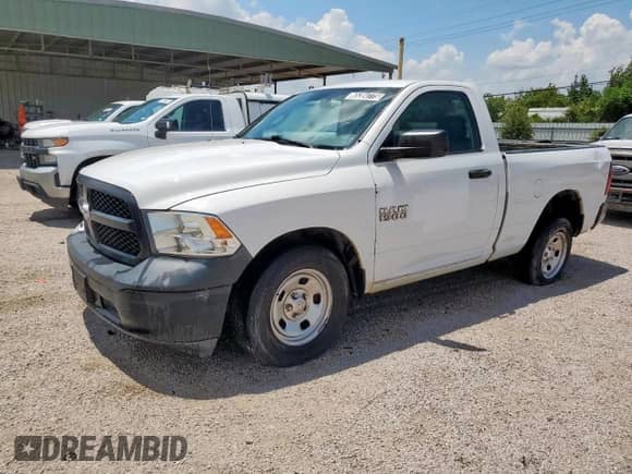 2017 Ram 1500 Tradesman z VIN 3C6JR6AG1HG586666, wystawiony jako Copart lot #65384775 z przebiegiem 31 629 mil mil oraz Czysty tytuł • Clean title. Historia ofert i sprzedaży dostępna na DreamBid. Obrazek 1.