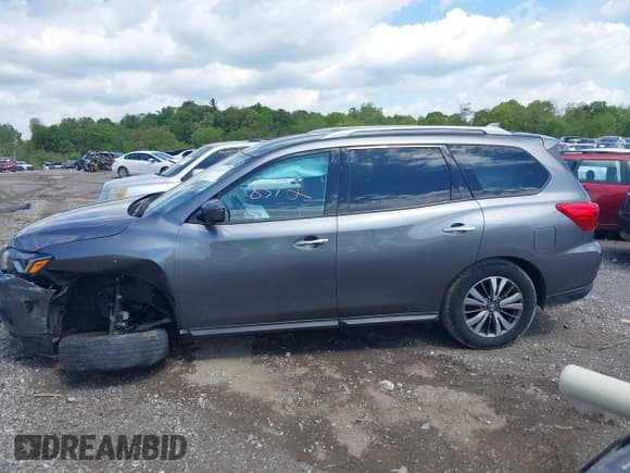 ✅ 2019 Nissan Pathfinder S • VIN: 5N1DR2MMXKC596621 • Lot: 42158372. Listed on IAAI with 71,796 mi. Free auction sales archive from the USA and detailed vehicle history report at DreamBid. Image 14.