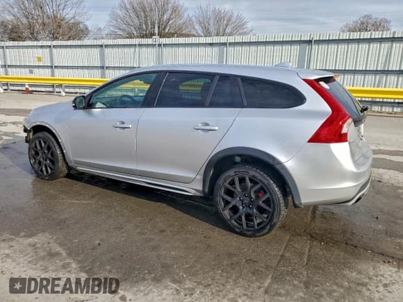 ✅ 2017 Volvo V60 • VIN: YV440MWKXH1035424 • Lot: 94342985. Wystawiony na Copart z przebiegiem 101 003 mil. Bezpłatny archiwum sprzedaży aukcyjnych z USA i szczegółowy raport historii pojazdu na DreamBid. Zdjęcie 2.