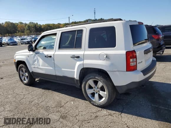 ✅ 2015 Jeep Patriot Sport • VIN: 1C4NJRBB0FD435995 • Лот: 89718795. Опубликован ранее на Copart с пробегом 121 866 миль. Бесплатный доступ к архиву аукционных продаж из США и подробный отчёт об истории автомобиля на DreamBid. Изображение 2.