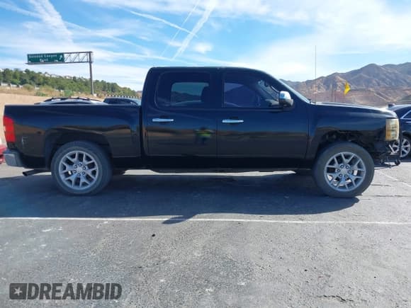 ✅ 2010 Chevrolet Silverado 1500 LTZ • VIN: 3GCRCTE08AG145163 • Lot: 40663859. Listed on IAAI with 139,046 mi. Free auction sales archive from the USA and detailed vehicle history report at DreamBid. Image 13.