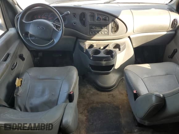 ✅ 2008 Ford Econoline Cargo Commercial • VIN: 1FTNE24W18DB54934 • Лот: 61996885. Опубликован ранее на Copart с пробегом 181 909 миль. Бесплатный доступ к архиву аукционных продаж из США и подробный отчёт об истории автомобиля на DreamBid. Изображение 8.