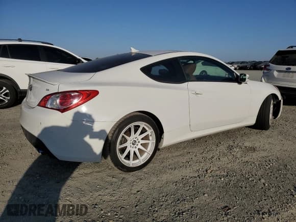✅ 2010 Hyundai Genesis Coupe Grand Touring • VIN: KMHHU6KH0AU042137 • Lot: 84340015. Listed on Copart with 58,816 mi. Free auction sales archive from the USA and detailed vehicle history report at DreamBid. Image 3.