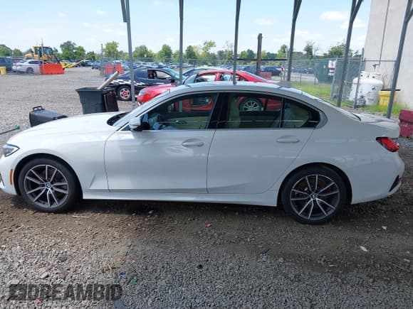 ✅ 2020 BMW 3 Series 330i xDrive • VIN: 3MW5R7J02L8B03933 • Lot: 42759893. Listed on IAAI with 57,236 mi. Free auction sales archive from the USA and detailed vehicle history report at DreamBid. Image 14.
