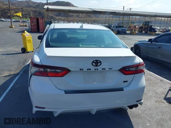 2022 Toyota Camry SE z VIN 4T1G11AK9NU047993, wystawiony jako IAAI lot #43315367 z przebiegiem 70 901 mil mil oraz . Historia ofert i sprzedaży dostępna na DreamBid. Obrazek 16.