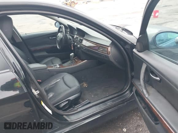 ✅ 2007 BMW 3 Series 328i • VIN: WBAVA33527KX81661 • Лот: 43804652. Опубликован ранее на IAAI с пробегом 198 336 миль. Бесплатный доступ к архиву аукционных продаж из США и подробный отчёт об истории автомобиля на DreamBid. Изображение 5.