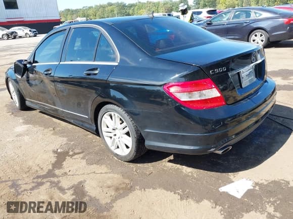 ✅ 2008 Mercedes-Benz C 300 Sport • VIN: WDDGF81X58F164625 • Lot: 43138669. Listed on IAAI with 137,235 mi. Free auction sales archive from the USA and detailed vehicle history report at DreamBid. Image 3.