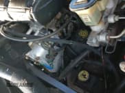 ✅ 1997 Dodge 1500 • VIN: 1B7HF13Y2VJ610914 • Lot: 40249747. Wystawiony na IAAI z przebiegiem 183 576 mil. Bezpłatny archiwum sprzedaży aukcyjnych z USA i szczegółowy raport historii pojazdu na DreamBid. Zdjęcie 19.