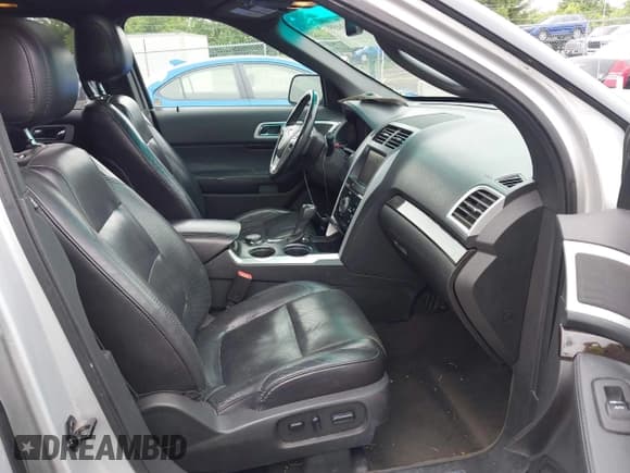 ✅ 2013 Ford Explorer Limited • VIN: 1FM5K8F85DGA92372 • Lot: 42361499. Wystawiony na IAAI z przebiegiem 255 929 mil. Bezpłatny archiwum sprzedaży aukcyjnych z USA i szczegółowy raport historii pojazdu na DreamBid. Zdjęcie 5.