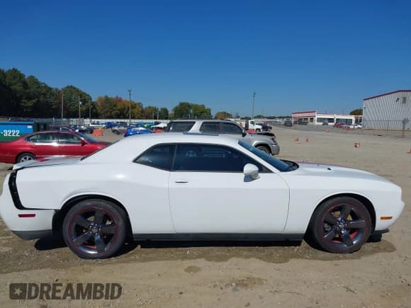 ✅ 2013 Dodge Challenger SXT • VIN: 2C3CDYAG6DH737253 • Lot: 40615411. Wystawiony na IAAI z przebiegiem 133 973 mil. Bezpłatny archiwum sprzedaży aukcyjnych z USA i szczegółowy raport historii pojazdu na DreamBid. Zdjęcie 13.