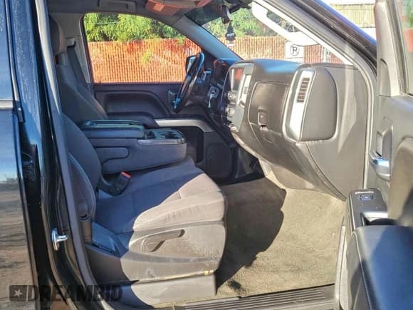 ✅ 2018 Chevrolet Silverado 1500 LT • VIN: 3GCPCREC8JG366167 • Lot: 96327085. Wystawiony na Copart z przebiegiem 134 515 mil. Bezpłatny archiwum sprzedaży aukcyjnych z USA i szczegółowy raport historii pojazdu na DreamBid. Zdjęcie 5.