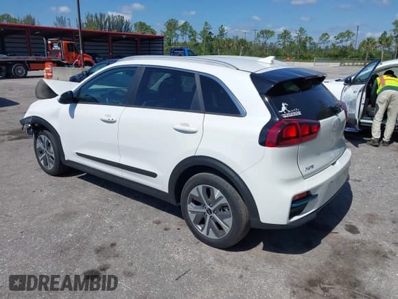 ✅ 2022 Kia Niro S • VIN: KNDCC3LG0N5129624 • Lot: 42315520. Wystawiony na IAAI z przebiegiem 40 600 mil. Bezpłatny archiwum sprzedaży aukcyjnych z USA i szczegółowy raport historii pojazdu na DreamBid. Zdjęcie 3.