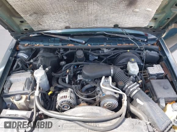 ✅ 2004 Chevrolet S-10 LS • VIN: 1GCDT13X24K108038 • Lot: 42637459. Listed on IAAI with 160,309 mi. Free auction sales archive from the USA and detailed vehicle history report at DreamBid. Image 10.