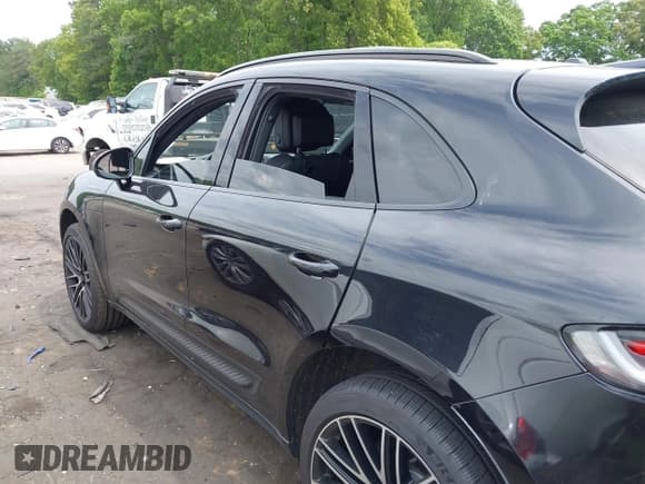 ✅ 2022 Porsche Macan • VIN: WP1AA2A52NLB09801 • Lot: 42168524. Wystawiony na IAAI z przebiegiem Nie podano. Bezpłatny archiwum sprzedaży aukcyjnych z USA i szczegółowy raport historii pojazdu na DreamBid. Zdjęcie 14.
