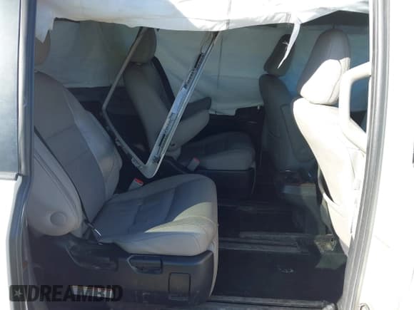 ✅ 2016 Toyota Sienna XLE • VIN: 5TDYK3DC1GS728176 • Лот: 40878539. Опубликован ранее на IAAI с пробегом 360 030 миль. Бесплатный доступ к архиву аукционных продаж из США и подробный отчёт об истории автомобиля на DreamBid. Изображение 8.