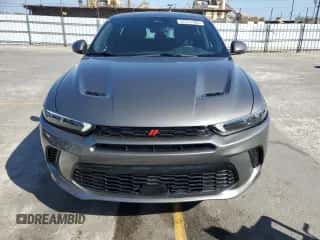 2024 Dodge Hornet GT z VIN ZACNDFAN3R3A41762, wystawiony jako Copart lot #57511465 z przebiegiem 12 748 mil mil oraz Czysty tytuł • Clean title. Historia ofert i sprzedaży dostępna na DreamBid. Obrazek 5.