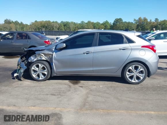 ✅ 2015 Hyundai Elantra • VIN: KMHD35LH3FU246321 • Lot: 43491658. Wystawiony na IAAI z przebiegiem 78 519 mil. Bezpłatny archiwum sprzedaży aukcyjnych z USA i szczegółowy raport historii pojazdu na DreamBid. Zdjęcie 14.