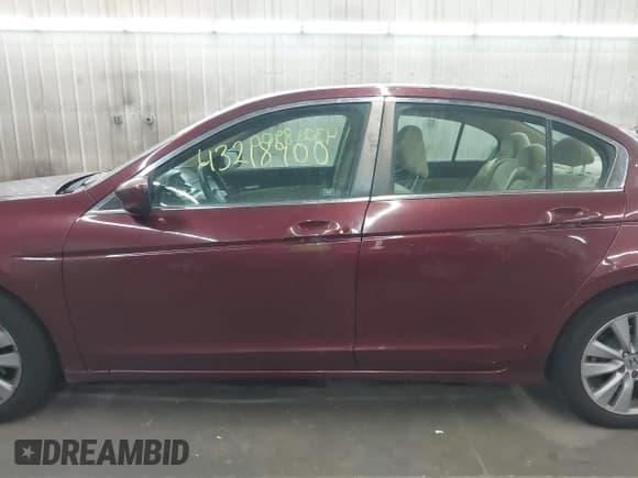 ✅ 2011 Honda Accord EX • VIN: 1HGCP2F75BA056720 • Lot: 43218900. Wystawiony na IAAI z przebiegiem 126 787 mil. Bezpłatny archiwum sprzedaży aukcyjnych z USA i szczegółowy raport historii pojazdu na DreamBid. Zdjęcie 14.