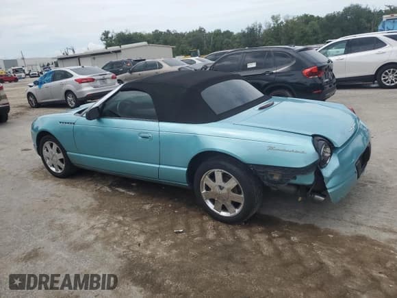 ✅ 2002 Ford Thunderbird Hardtop Premium • VIN: 1FAHP60A62Y128330 • Лот: 71269834. Опубликован ранее на Copart с пробегом 96 182 миль. Бесплатный доступ к архиву аукционных продаж из США и подробный отчёт об истории автомобиля на DreamBid. Изображение 2.