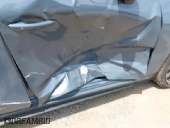 ✅ 2025 Mazda 3 S Carbon Edition • VIN: JM1BPBLM5S1772795 • Lot: 42124648. Wystawiony na IAAI z przebiegiem 1 358 mil. Bezpłatny archiwum sprzedaży aukcyjnych z USA i szczegółowy raport historii pojazdu na DreamBid. Zdjęcie 6.