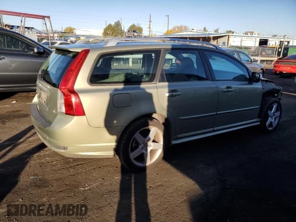 ✅ 2009 Volvo V50 R-Design • VIN: YV1MJ672692461823 • Лот: 78099044. Опубликован ранее на Copart с пробегом 110 331 миль. Бесплатный доступ к архиву аукционных продаж из США и подробный отчёт об истории автомобиля на DreamBid. Изображение 3.