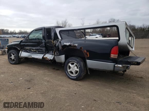 ✅ 1997 Dodge Dakota • VIN: 1B7GL23X5VS208252 • Lot: 82584134. Wystawiony na Copart z przebiegiem 152 633 mil. Bezpłatny archiwum sprzedaży aukcyjnych z USA i szczegółowy raport historii pojazdu na DreamBid. Zdjęcie 2.