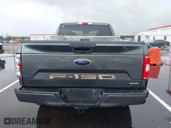 ✅ 2018 Ford F-150 XL • VIN: 1FTEX1EP1JFC12353 • Lot: 42968566. Wystawiony na IAAI z przebiegiem 123 175 mil. Bezpłatny archiwum sprzedaży aukcyjnych z USA i szczegółowy raport historii pojazdu na DreamBid. Zdjęcie 16.