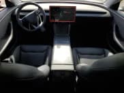 ✅ 2024 Tesla Model 3 • VIN: 5YJ3E1EA5RF746514 • Lot: 47242585. Wystawiony na Copart z przebiegiem 16 847 mil. Bezpłatny archiwum sprzedaży aukcyjnych z USA i szczegółowy raport historii pojazdu na DreamBid. Zdjęcie 8.