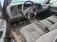 ✅ 2003 Chevrolet Silverado 2500HD LS • VIN: 1GCHK29U13E265418 • Lot: 92708415. Wystawiony na Copart z przebiegiem 211 182 mil. Bezpłatny archiwum sprzedaży aukcyjnych z USA i szczegółowy raport historii pojazdu na DreamBid. Zdjęcie 8.