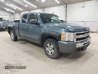 2010 Chevrolet Silverado 1500 LT with VIN 1GCSKSE35AZ118236, listed as a IAAI auction lot 43108607 with Not provided miles and . Bid and sale history available at DreamBid. Image 1.