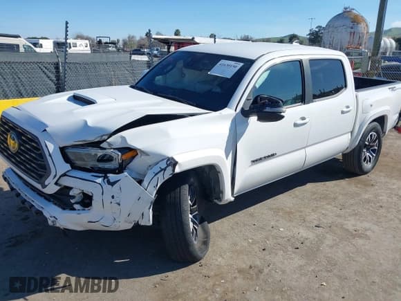 ✅ 2020 Toyota Tacoma SR5 • VIN: 3TMAZ5CN2LM117515 • Lot: 41630150. Listed on IAAI with 201,762 mi. Free auction sales archive from the USA and detailed vehicle history report at DreamBid. Image 19.