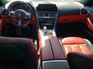 ✅ 2021 BMW 8 Series 840i • VIN: WBAGV2C00MCF48849 • Lot: 43969833. Wystawiony na Copart z przebiegiem 25 894 mil. Bezpłatny archiwum sprzedaży aukcyjnych z USA i szczegółowy raport historii pojazdu na DreamBid. Zdjęcie 8.