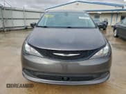 ✅ 2022 Chrysler Voyager LX • VIN: 2C4RC1CG1NR105561 • Лот: 94639405. Опубликован ранее на Copart с пробегом 339 898 миль. Бесплатный доступ к архиву аукционных продаж из США и подробный отчёт об истории автомобиля на DreamBid. Изображение 5.