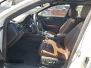 ✅ 2017 Audi A4 Premium • VIN: WAUDNAF42HN056360 • Лот: 80210725. Опубликован ранее на Copart с пробегом 64 131 миль. Бесплатный доступ к архиву аукционных продаж из США и подробный отчёт об истории автомобиля на DreamBid. Изображение 7.